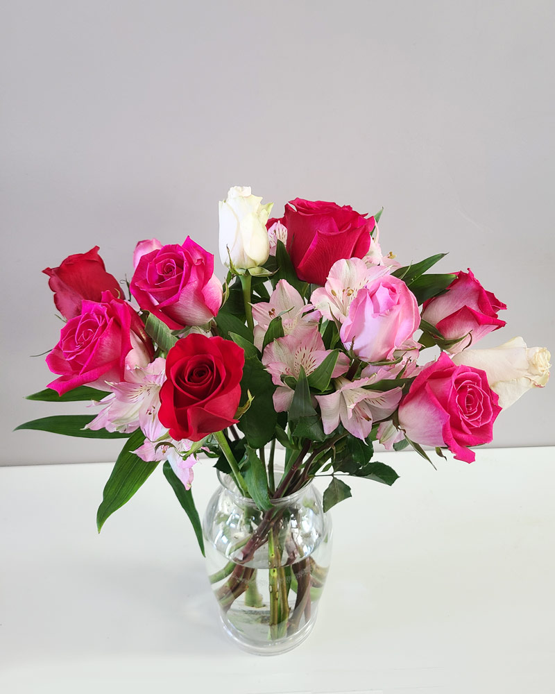 Pink roses flower arrangement